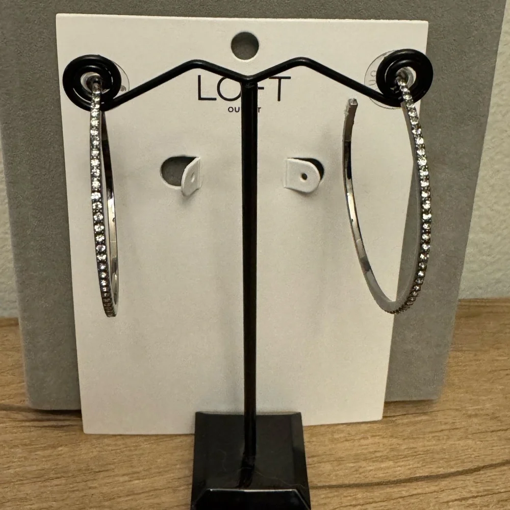 NWT Loft cristal gold hoops earrings.